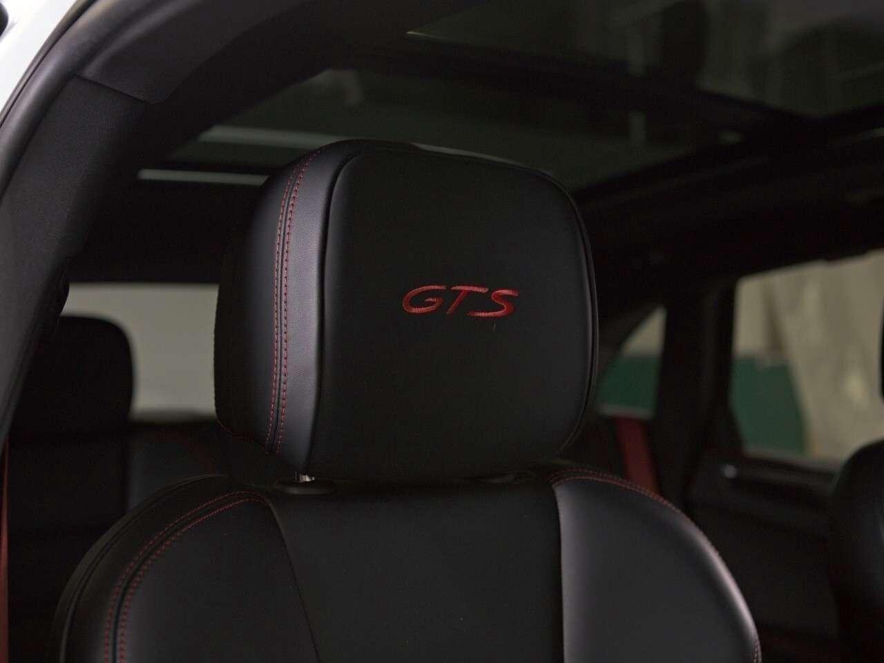 2023 Porsche Macan GTS AWD Photo