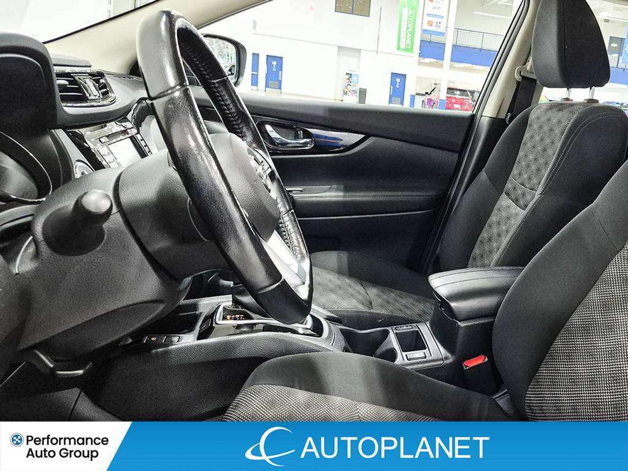 2023 Nissan Qashqai SV AWD, Sunroof, Back Up Cam, Bluetooth! Photo