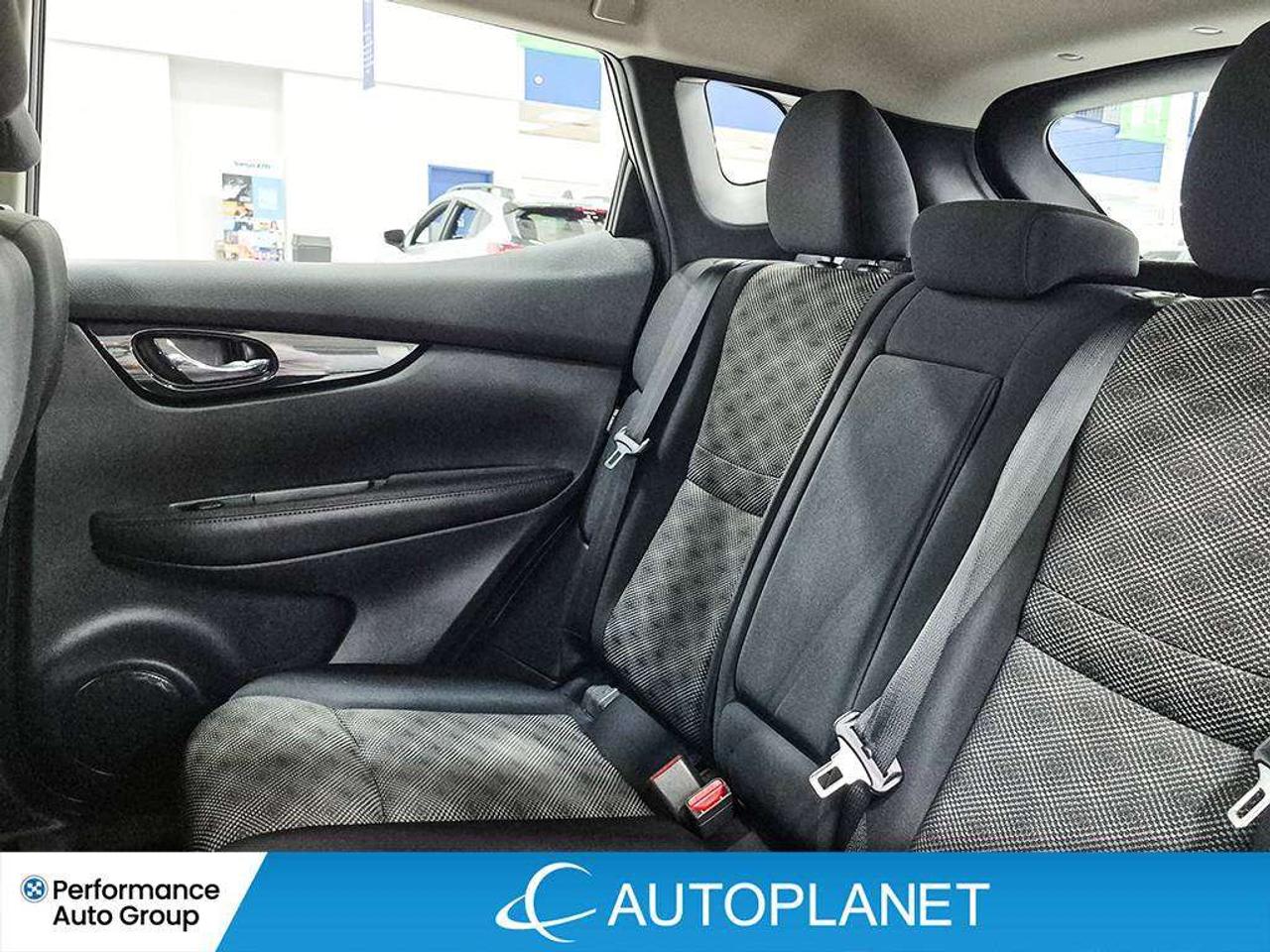 2023 Nissan Qashqai SV AWD, Sunroof, Back Up Cam, Bluetooth! Photo