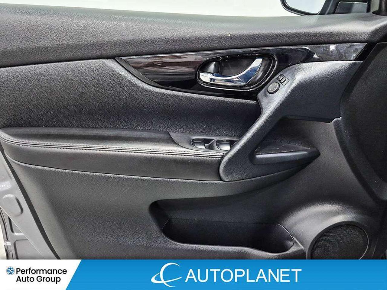 2023 Nissan Qashqai SV AWD, Sunroof, Back Up Cam, Bluetooth! Photo