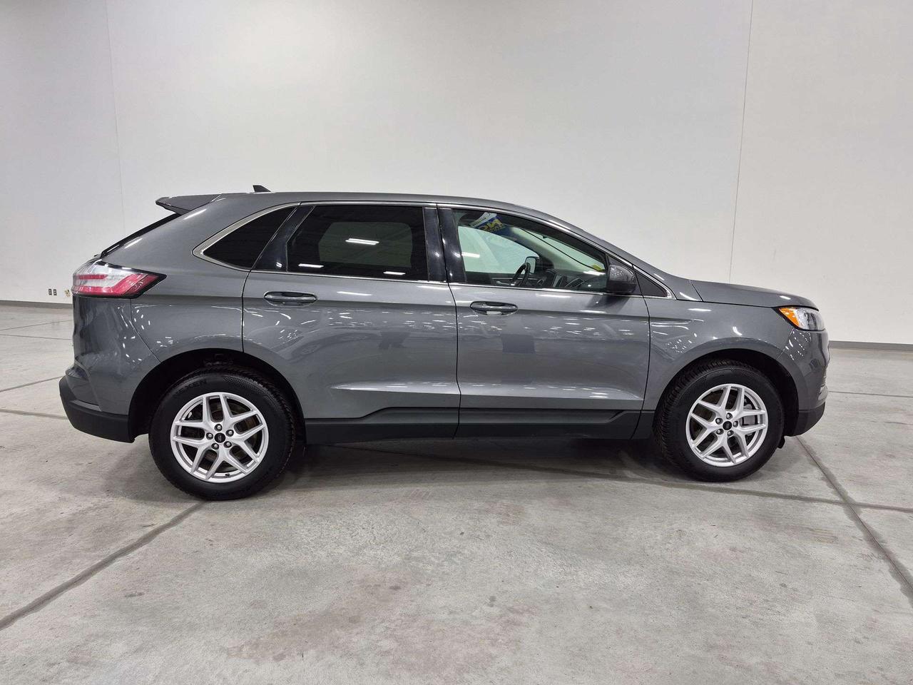 2024 Ford Edge SEL AWD, Back Up Cam, Bluetooth, Heated Seats Photo