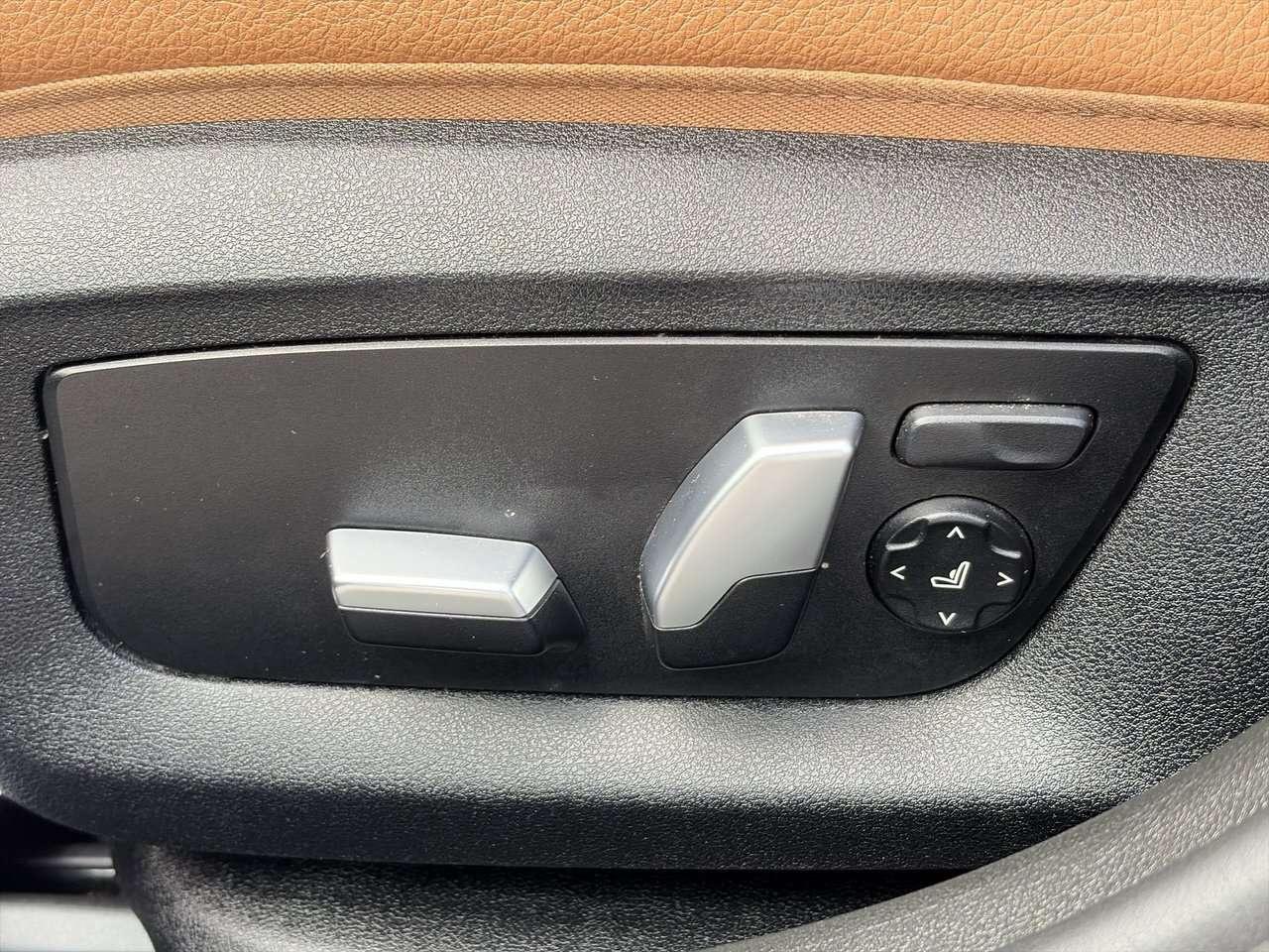 2019 BMW 5 Series xDrive Sedan Power Moonroof   Blind Spot Monitorin Photo