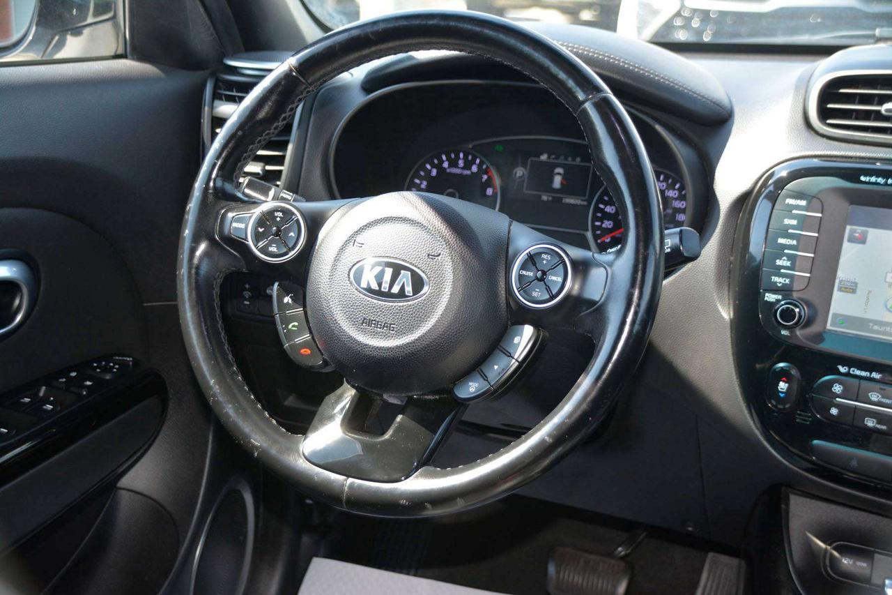2015 Kia Soul SX Photo