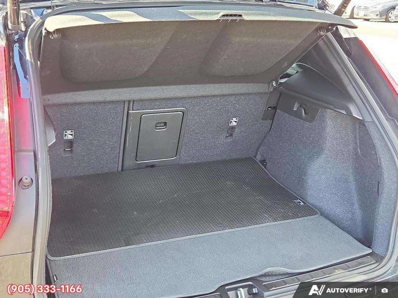 2023 Volvo XC40 B5 Core Apple CarPlay & Android Auto • Heated Front Seats • Lane Assist • Power Driver Seat • Rear Parking Sensors • Siri Photo