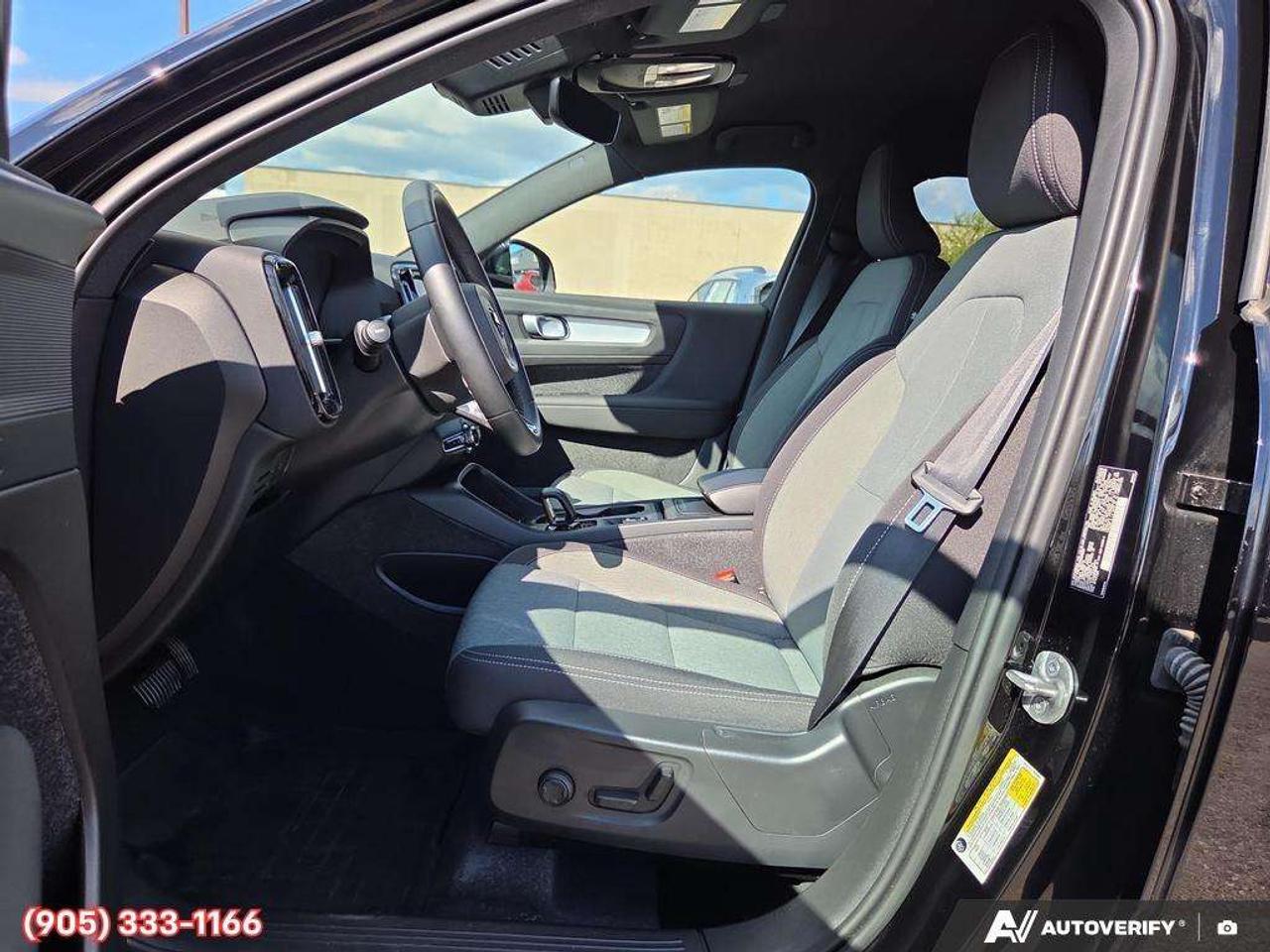 2023 Volvo XC40 B5 Core Apple CarPlay & Android Auto • Heated Front Seats • Lane Assist • Power Driver Seat • Rear Parking Sensors • Siri Photo