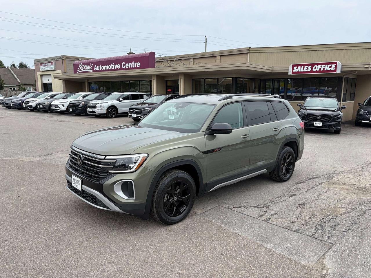 2024 Volkswagen Atlas PEAK EDITION/LEATHER/HEATED SEATS/CALL PICTON Photo