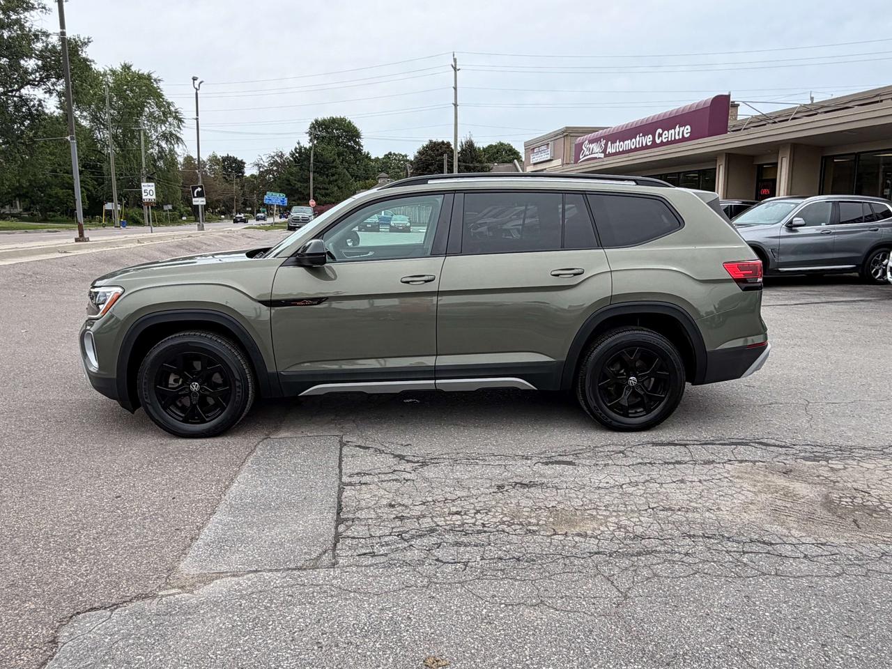 2024 Volkswagen Atlas PEAK EDITION/LEATHER/HEATED SEATS/CALL PICTON Photo1