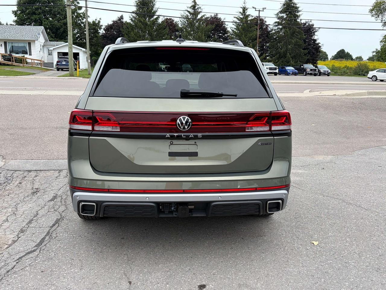 2024 Volkswagen Atlas PEAK EDITION/LEATHER/HEATED SEATS/CALL PICTON Photo