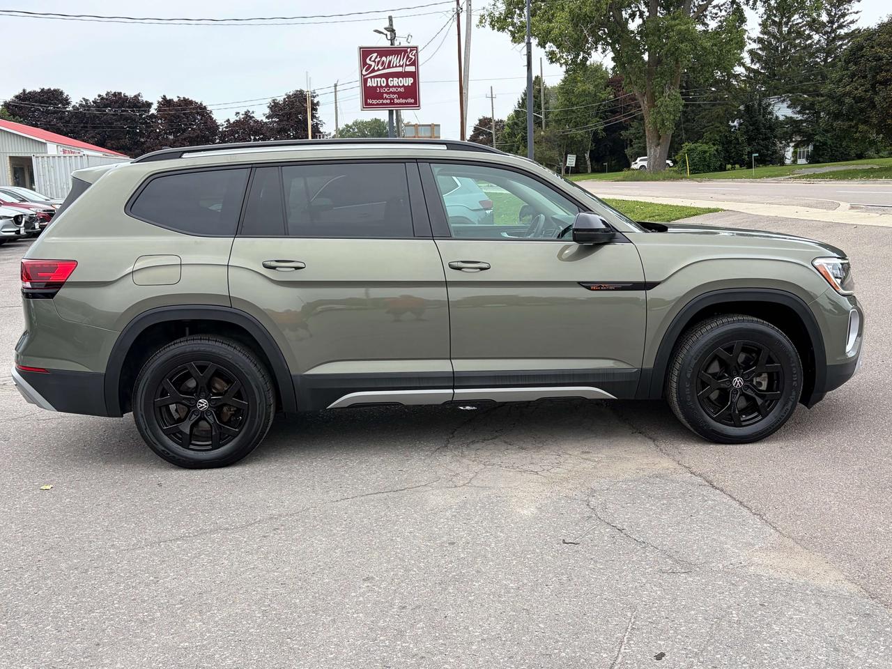 2024 Volkswagen Atlas PEAK EDITION/LEATHER/HEATED SEATS/CALL PICTON Photo