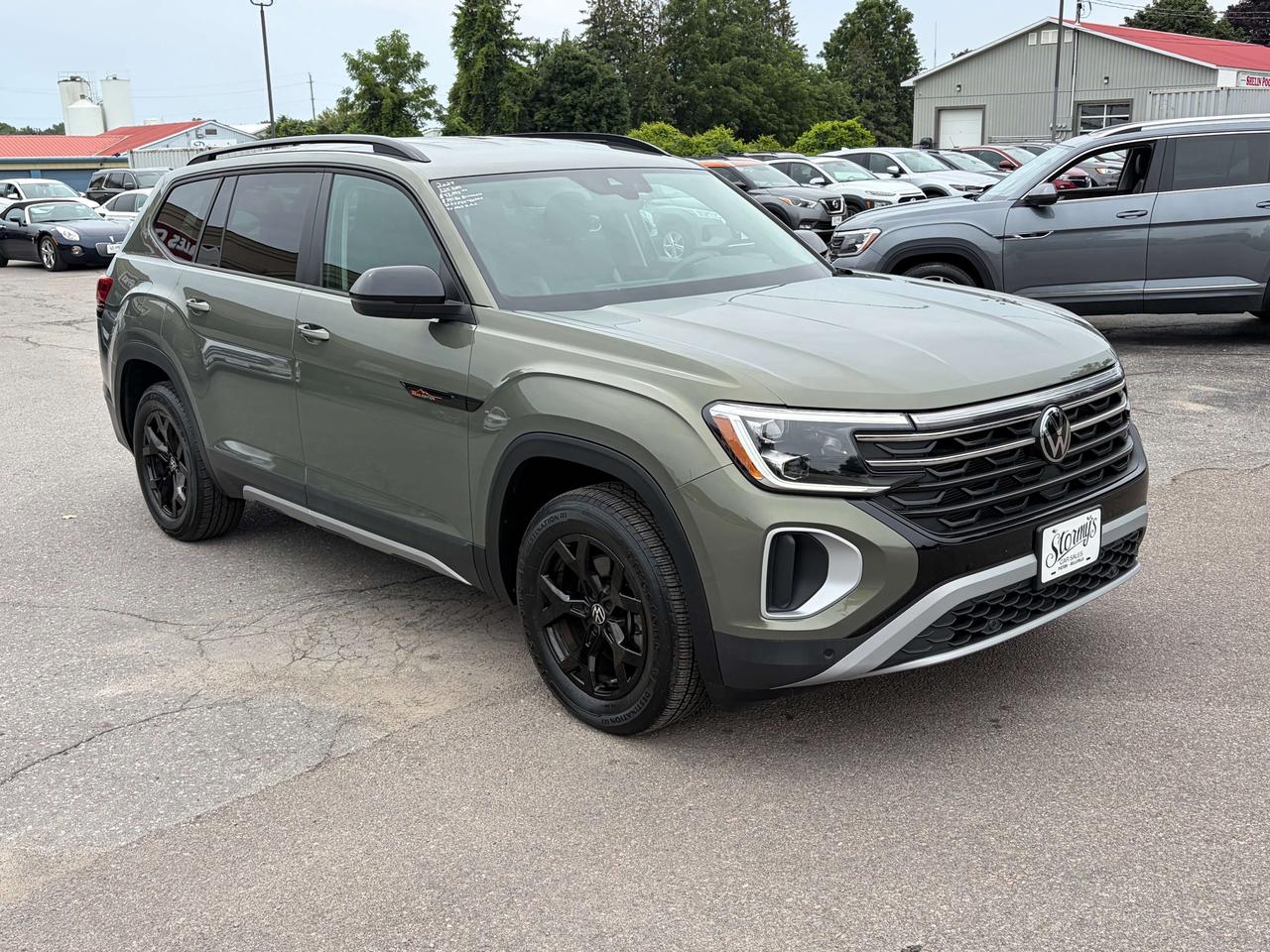 2024 Volkswagen Atlas PEAK EDITION/LEATHER/HEATED SEATS/CALL PICTON Photo