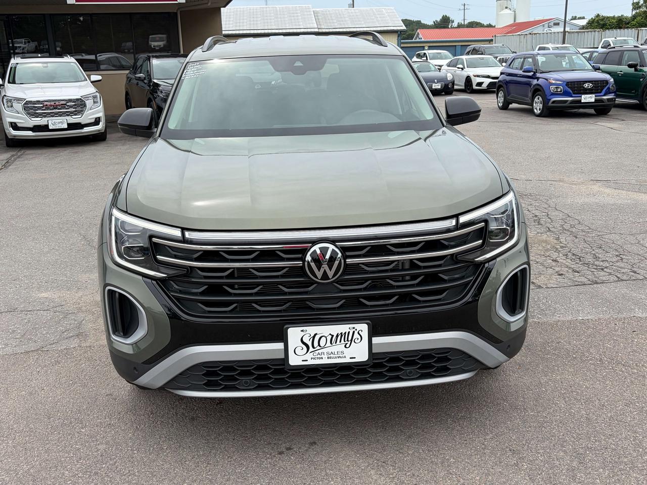 2024 Volkswagen Atlas PEAK EDITION/LEATHER/HEATED SEATS/CALL PICTON Photo