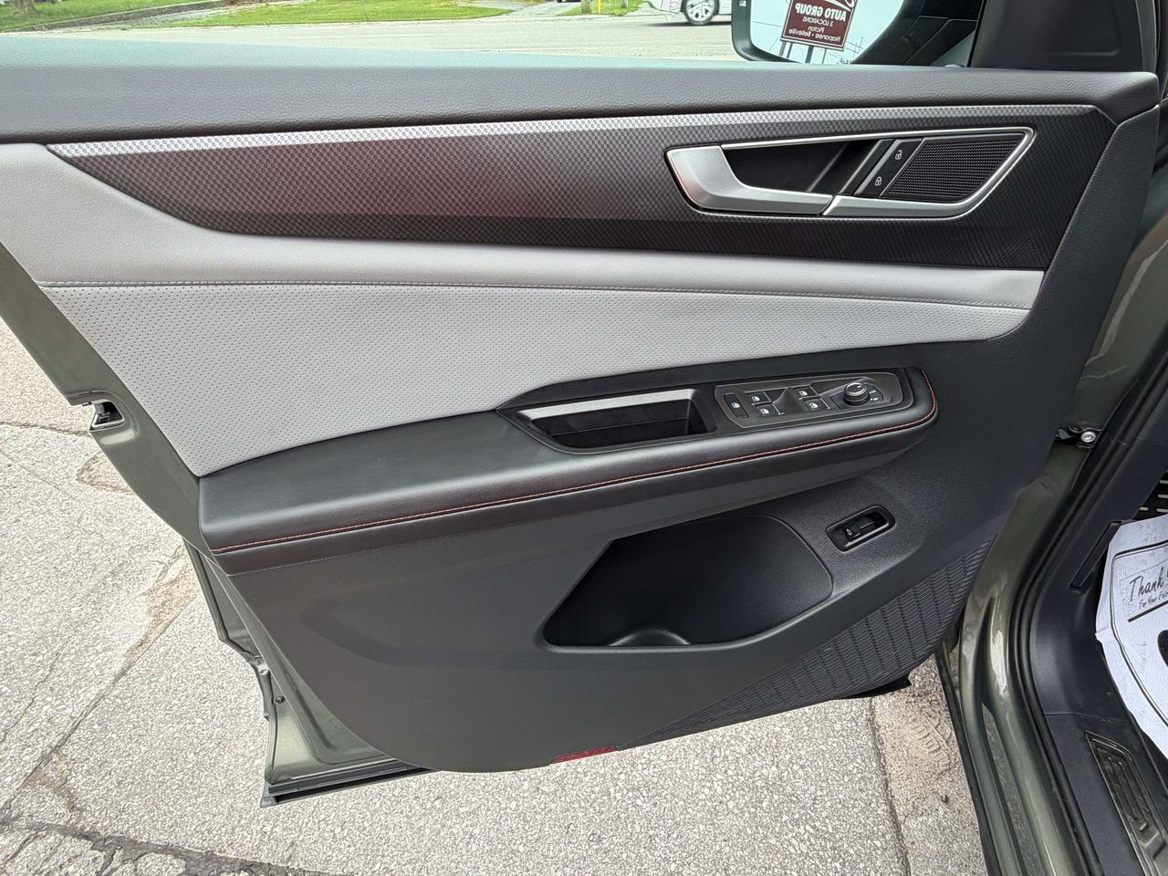 2024 Volkswagen Atlas PEAK EDITION/LEATHER/HEATED SEATS/CALL PICTON Photo