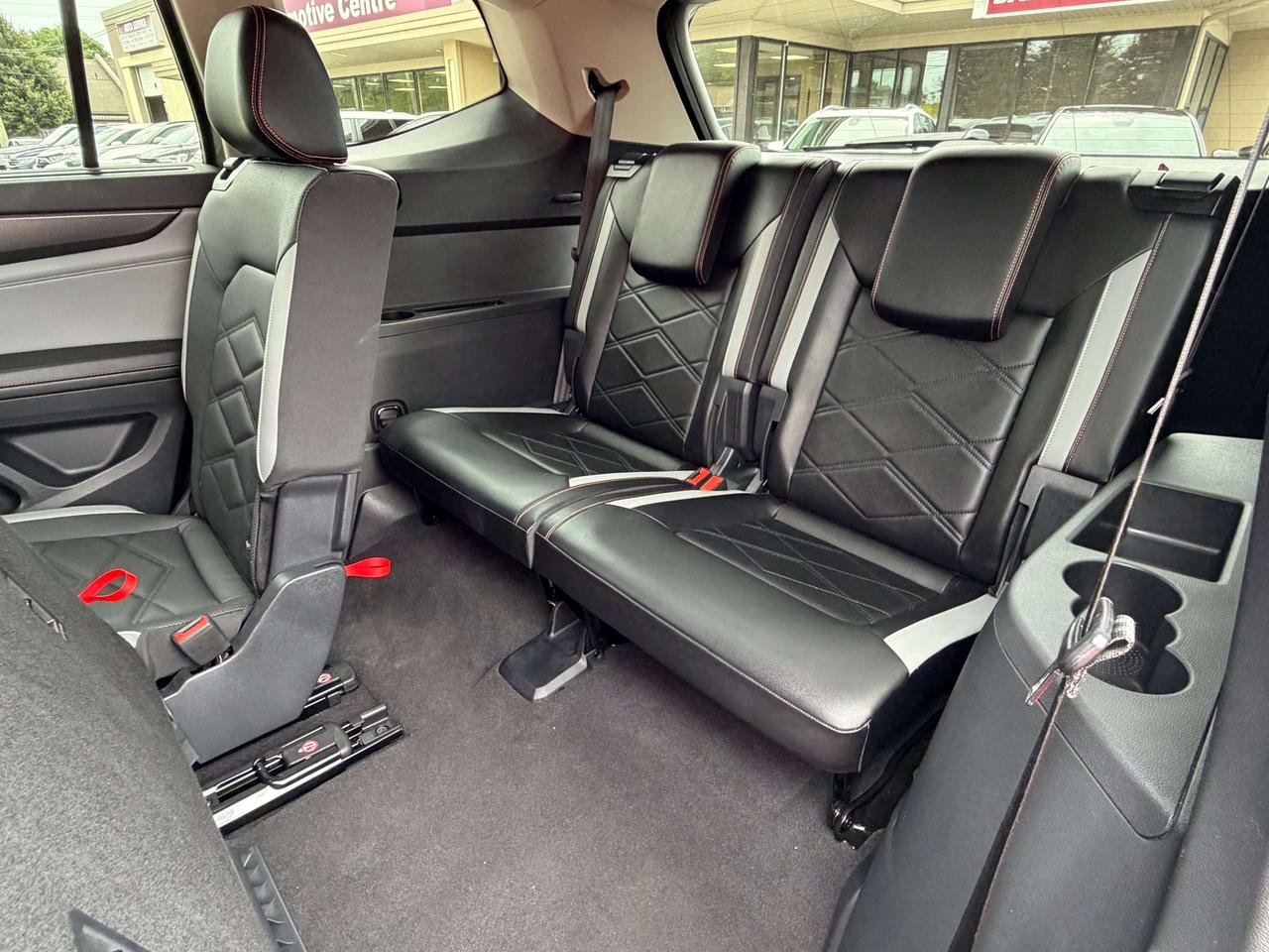 2024 Volkswagen Atlas PEAK EDITION/LEATHER/HEATED SEATS/CALL PICTON Photo