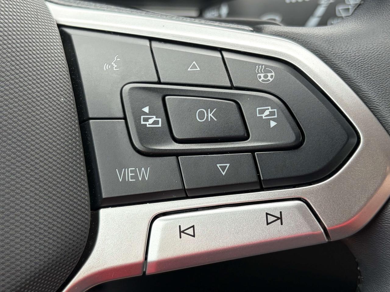 2024 Volkswagen Atlas PEAK EDITION/LEATHER/HEATED SEATS/CALL PICTON Photo