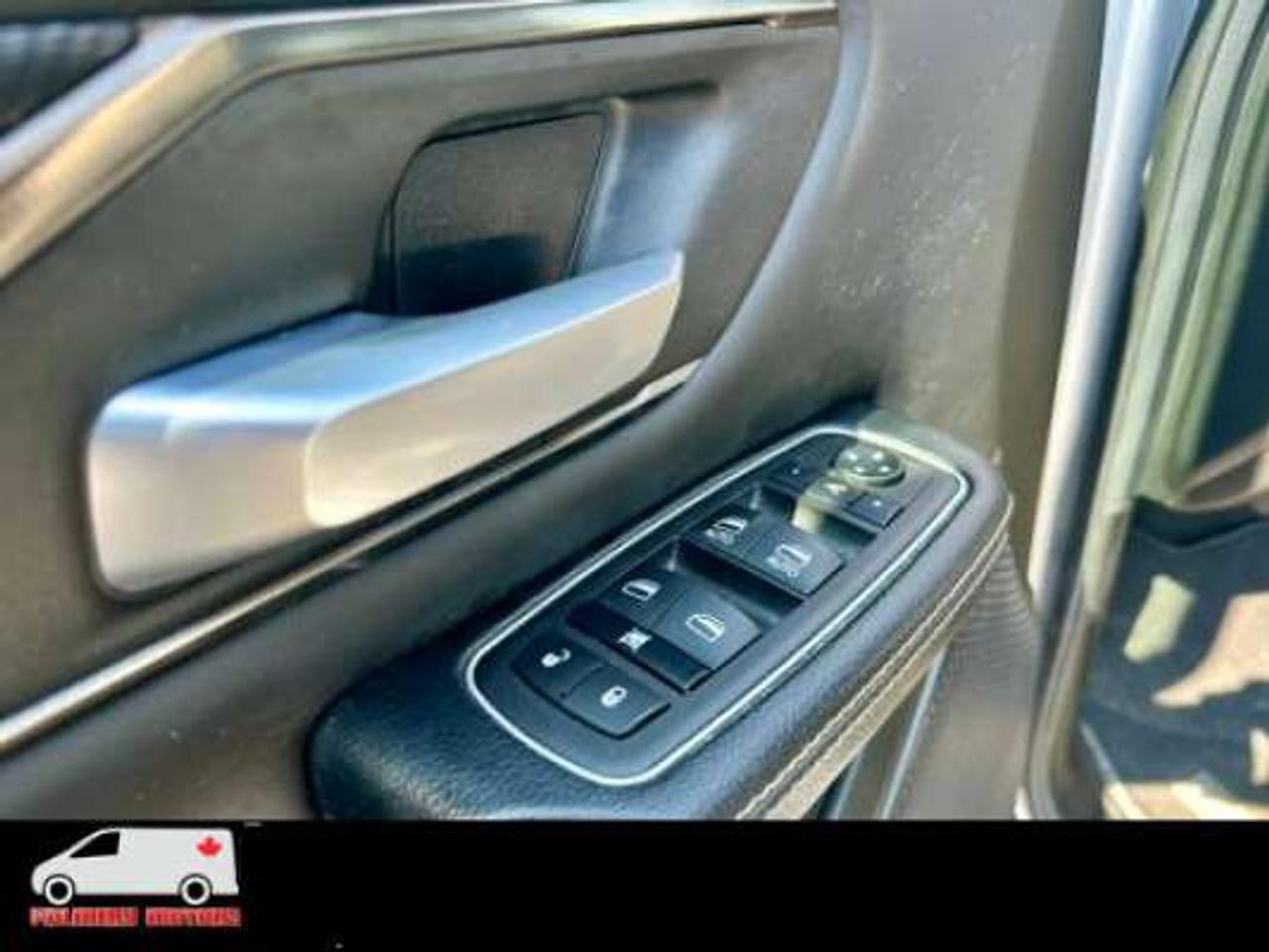 2023 RAM 1500 SPORT eTorque Crew Cab 4x4 V8 5.7FT Box Photo