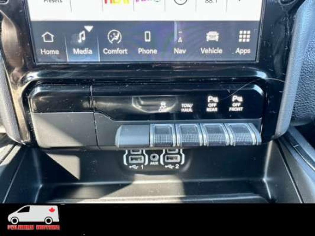 2023 RAM 1500 SPORT eTorque Crew Cab 4x4 V8 5.7FT Box Photo