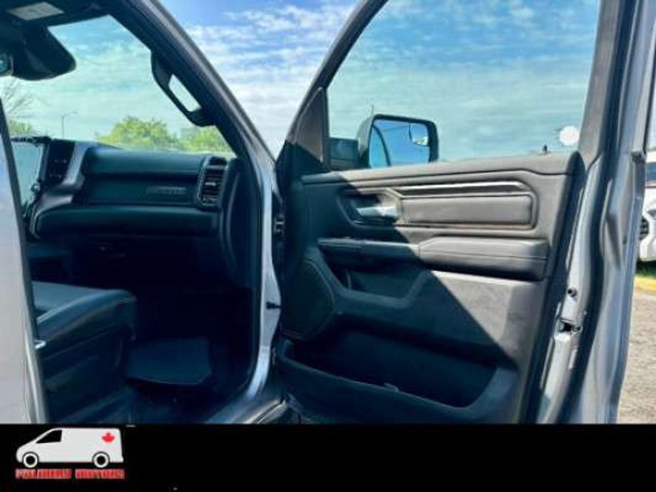 2023 RAM 1500 SPORT eTorque Crew Cab 4x4 V8 5.7FT Box Photo