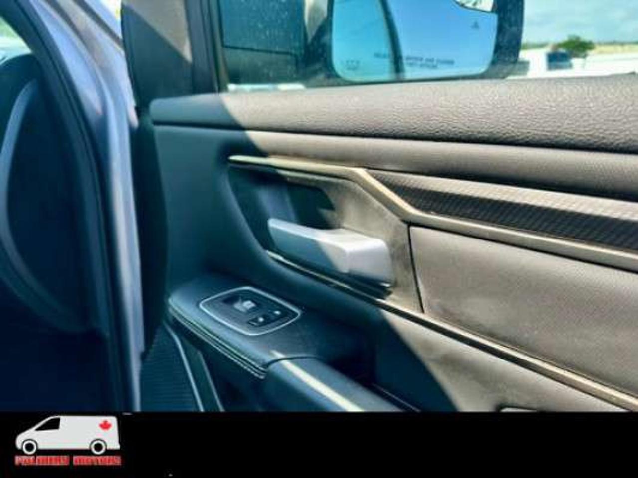 2023 RAM 1500 SPORT eTorque Crew Cab 4x4 V8 5.7FT Box Photo