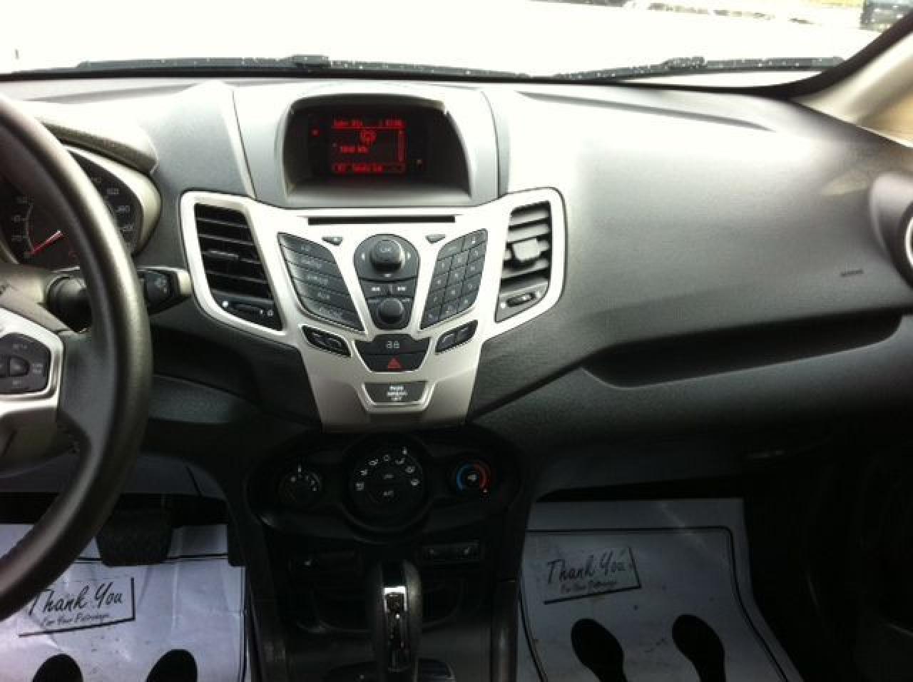 2013 Ford Fiesta Titanium - Photo #8