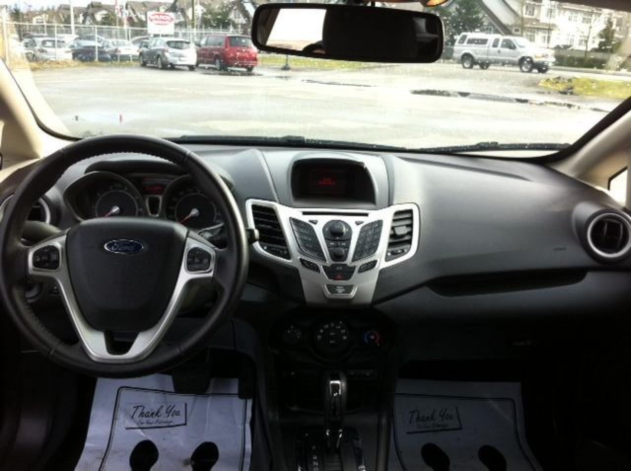 2013 Ford Fiesta Titanium - Photo #16