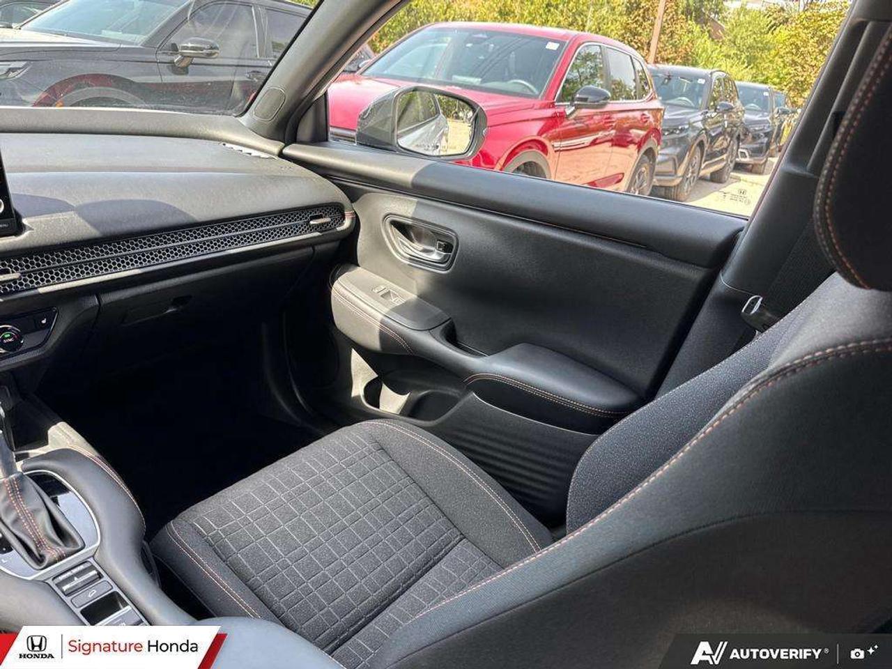 2025 Honda HR-V Sport Photo