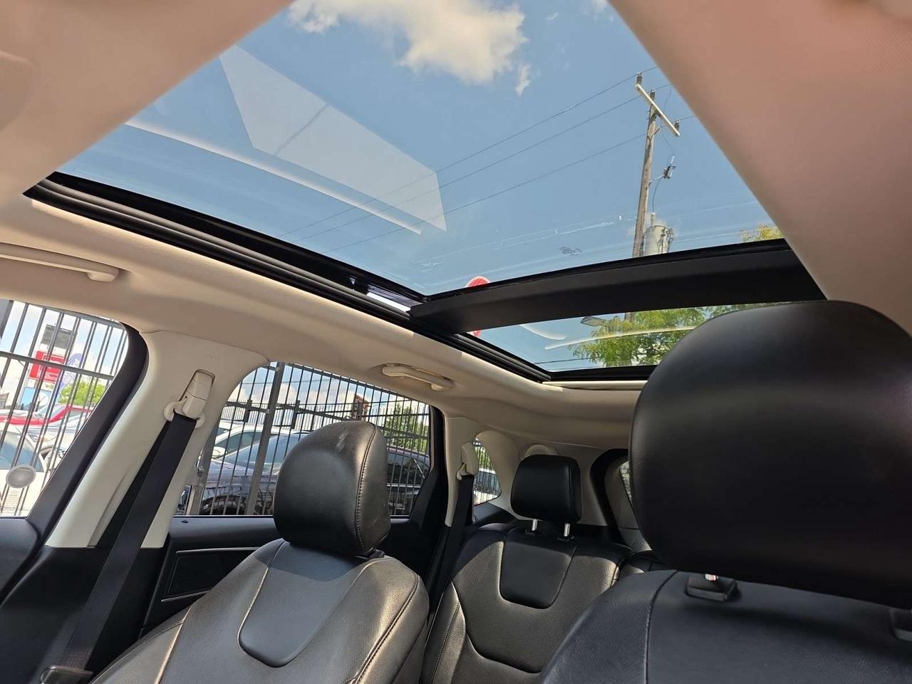 2019 Ford Edge Titanium AWD * DRIVER ASSIST / PANORAMIC ROOF / BANG & OLUFSEN SOUND Photo