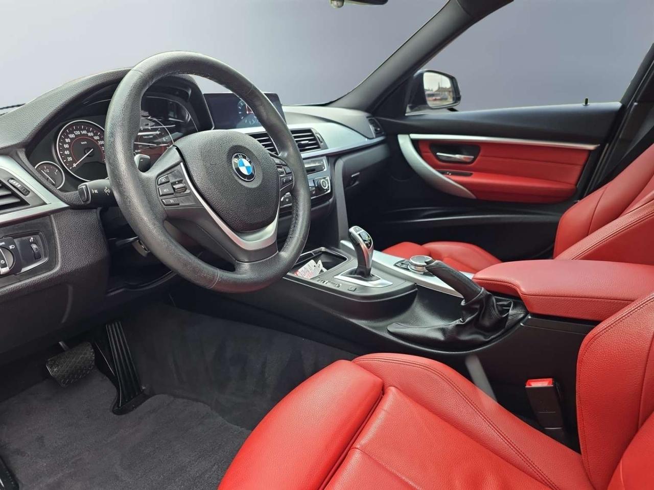2017 BMW 3 Series 330i xDrive * NO ACCIDENTS / RED INTERIOR / NAVI /CAM /ROOF / LED LIGHTS Photo