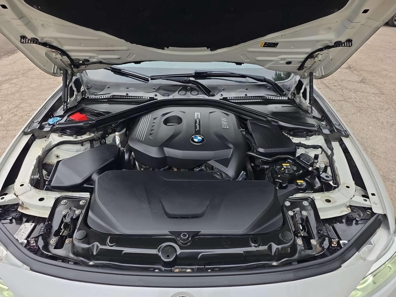 2017 BMW 3 Series 330i xDrive * NO ACCIDENTS / RED INTERIOR / NAVI /CAM /ROOF / LED LIGHTS Photo