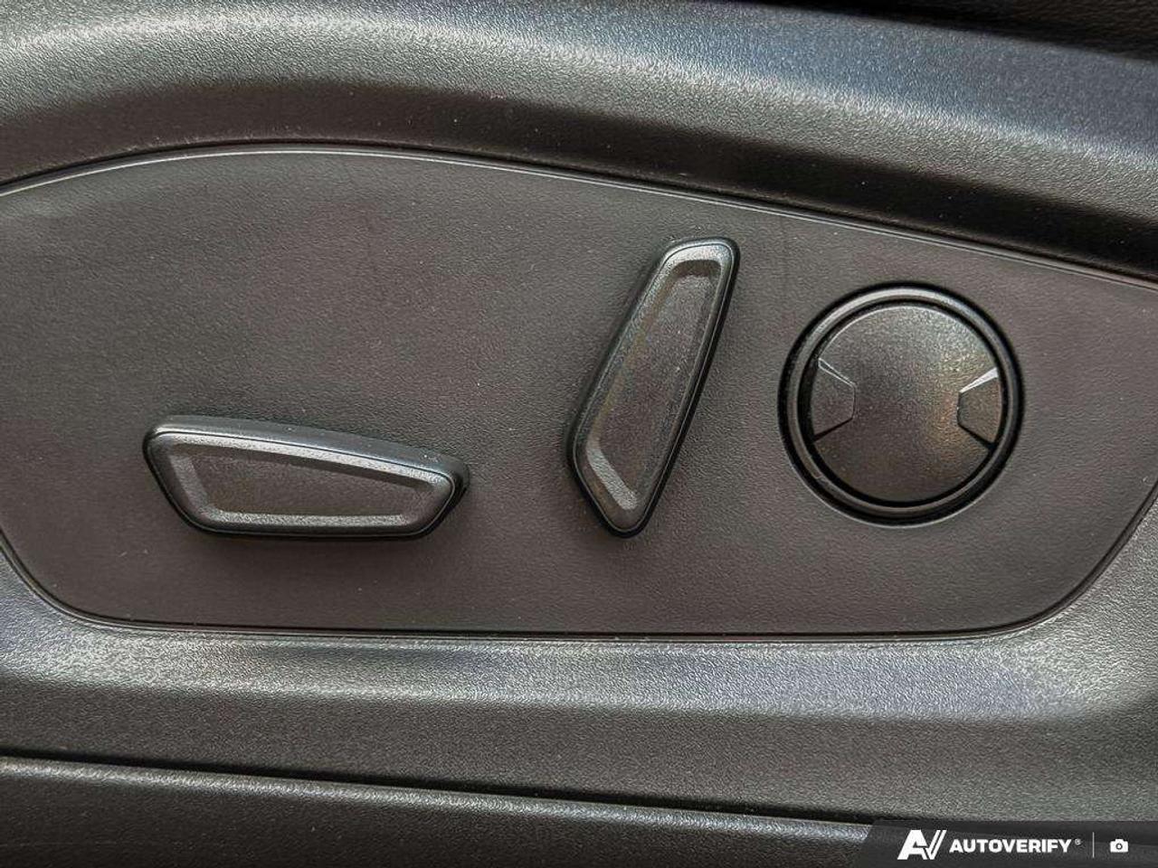 2023 Ford Explorer Limited   MOONROOF   HTD STEER WHEEL   LTHR Photo