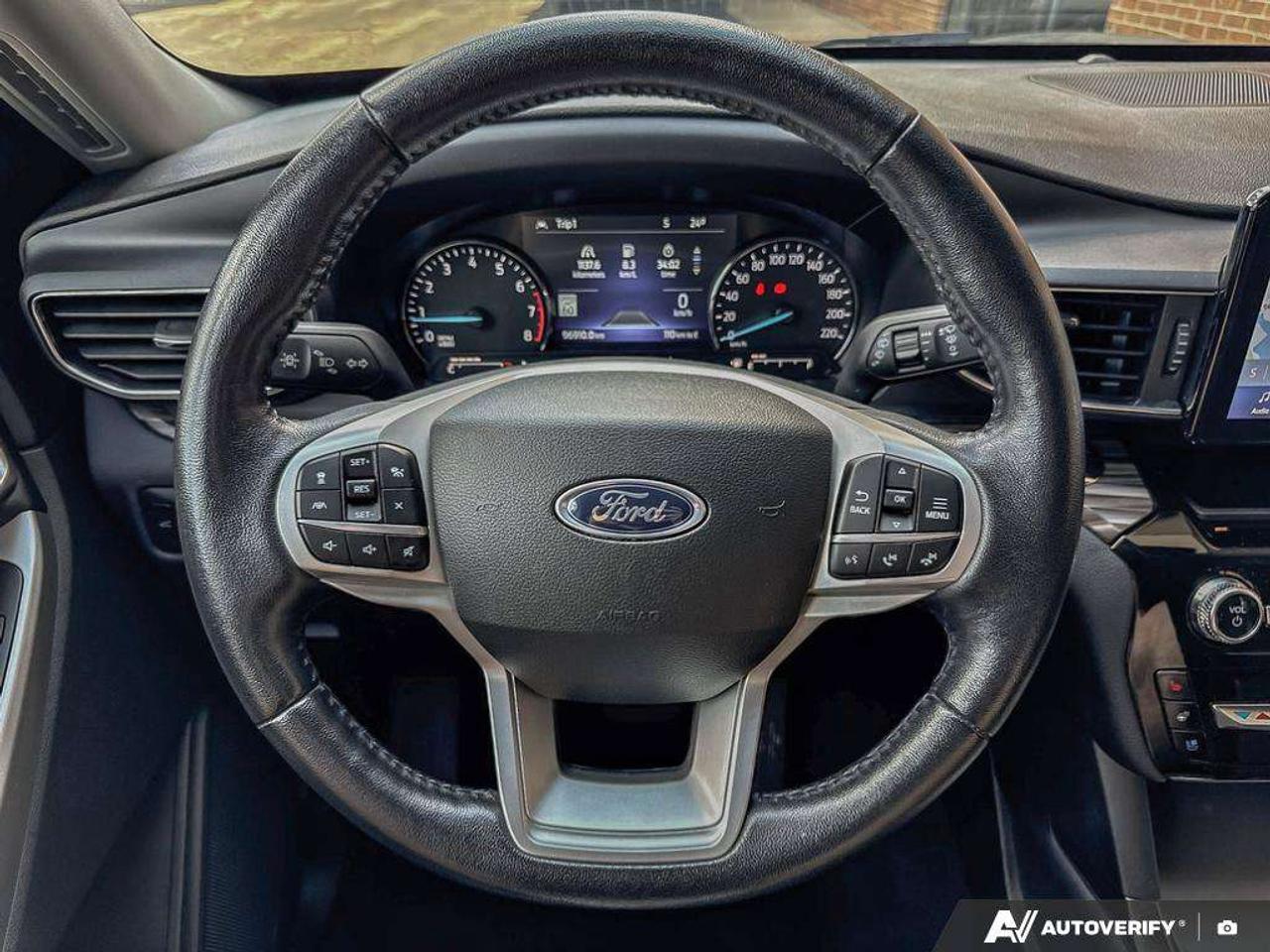 2023 Ford Explorer Limited   MOONROOF   HTD STEER WHEEL   LTHR Photo