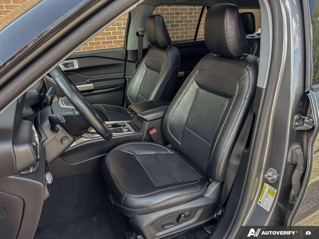 2023 Ford Explorer Limited   MOONROOF   HTD STEER WHEEL   LTHR Photo
