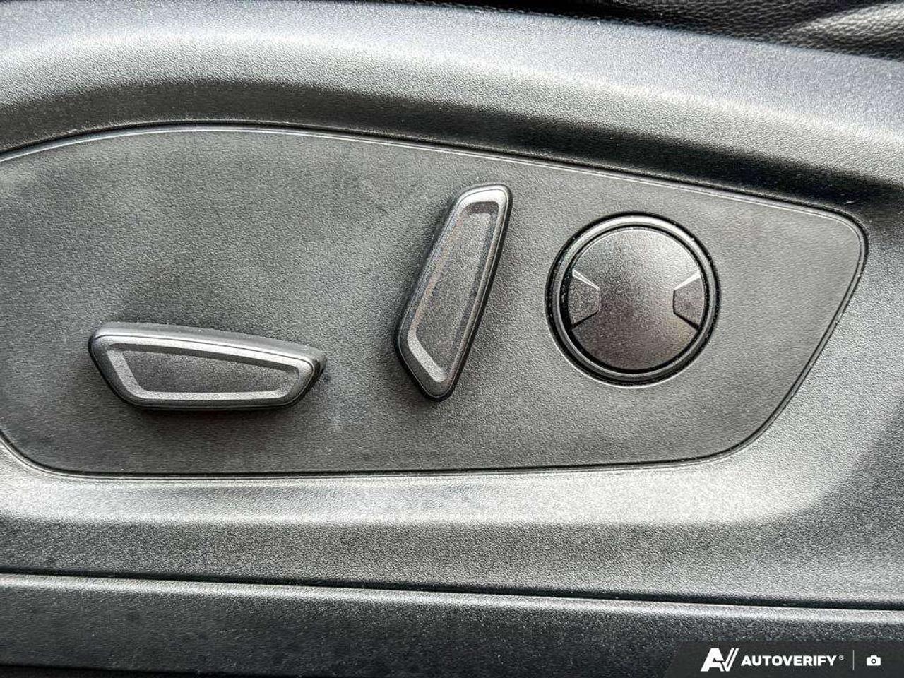 2023 Ford Explorer Limited   MOONROOF   LTHR   HTD STEER WHEEL Photo
