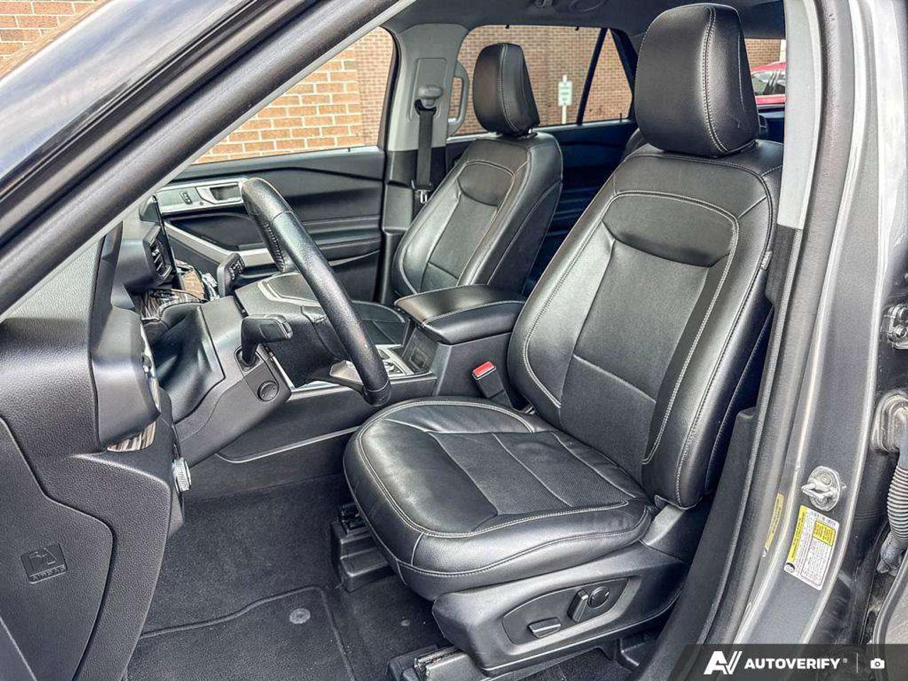 2023 Ford Explorer Limited   MOONROOF   LTHR   HTD STEER WHEEL Photo