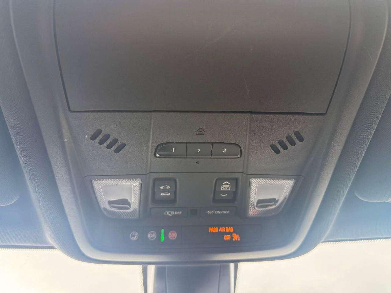 2024 Chevrolet Blazer ALL WEATHER MATS. FRONT VENTILATED AND HEATED SEATS. REAR HEATED SEATS. HD SURROUND VISION. HITCH GUIDANCE. Photo
