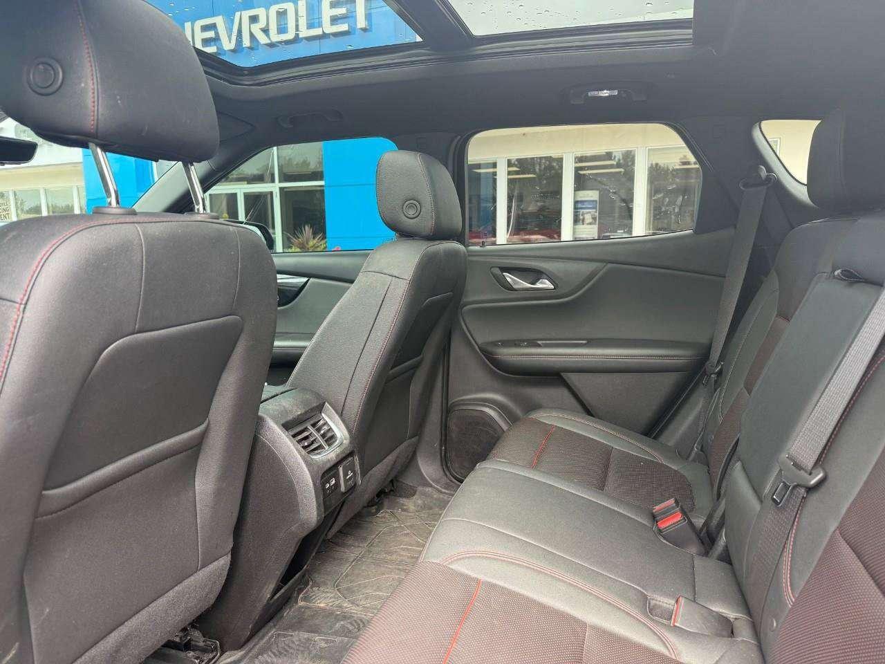 2024 Chevrolet Blazer ALL WEATHER MATS. FRONT VENTILATED AND HEATED SEATS. REAR HEATED SEATS. HD SURROUND VISION. HITCH GUIDANCE. Photo