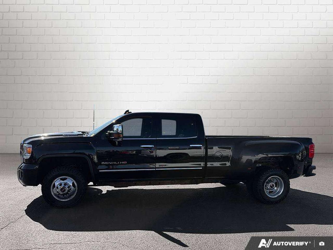 2018 GMC Sierra 3500HD One Owner   Heated + Vented Seats   Sunroof   Remote Start Photo5