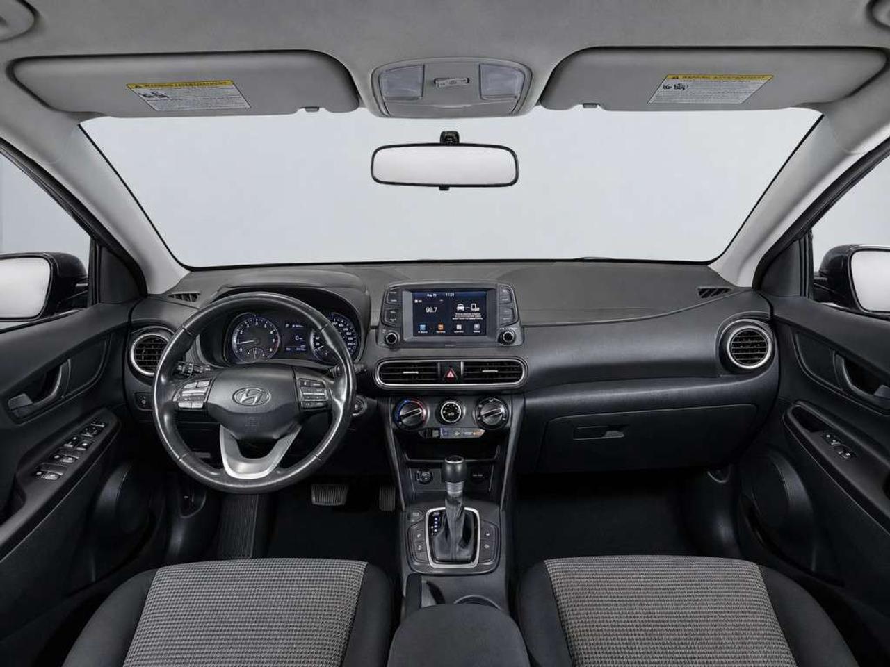 2020 Hyundai KONA Preferred      Blind Spot Assist   Lane Assist   Touchscreen  Apple CarPlay/Android Auto   Clean CARFAX   Heated Front se Photo
