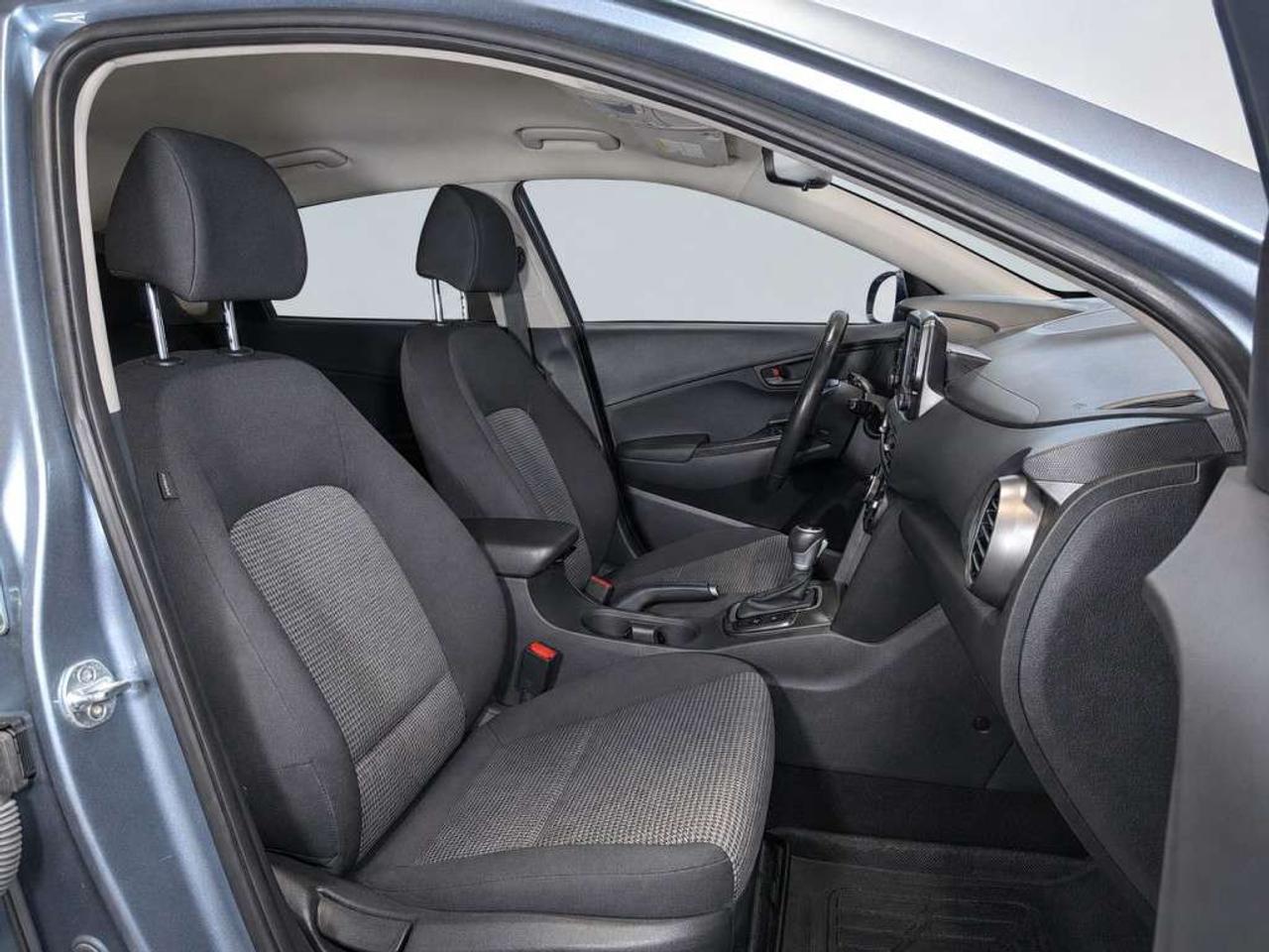 2020 Hyundai KONA Preferred      Blind Spot Assist   Lane Assist   Touchscreen  Apple CarPlay/Android Auto   Clean CARFAX   Heated Front se Photo