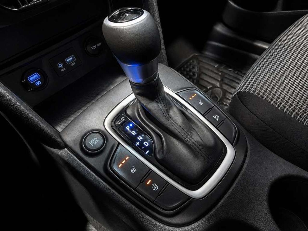 2020 Hyundai KONA Preferred      Blind Spot Assist   Lane Assist   Touchscreen  Apple CarPlay/Android Auto   Clean CARFAX   Heated Front se Photo