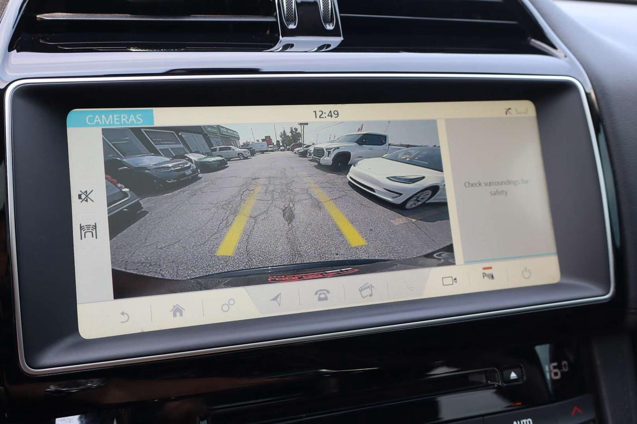 2019 Jaguar F-PACE 25t Prestige Photo