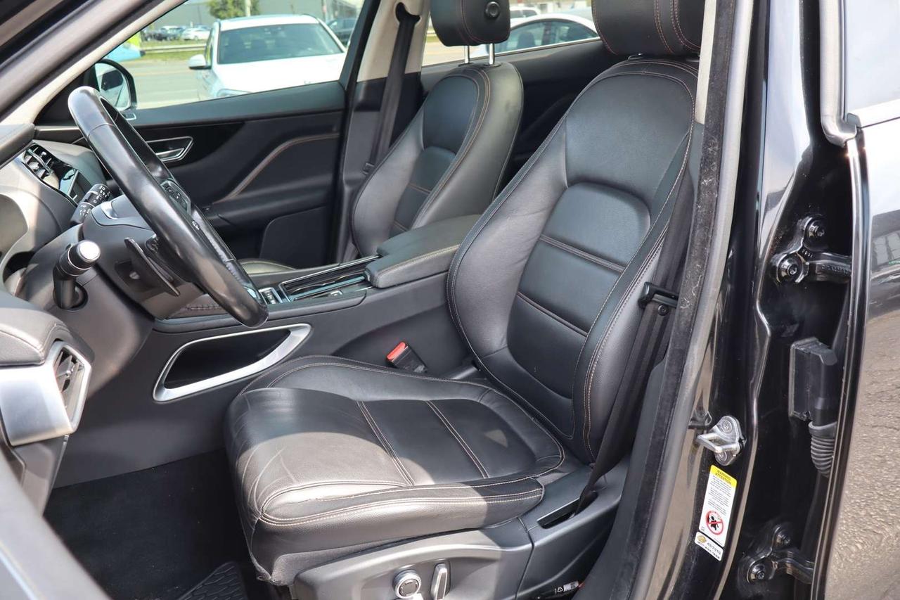 2019 Jaguar F-PACE 25t Prestige Photo