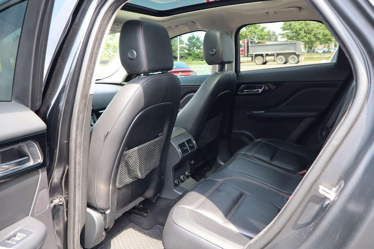 2019 Jaguar F-PACE 25t Prestige Photo