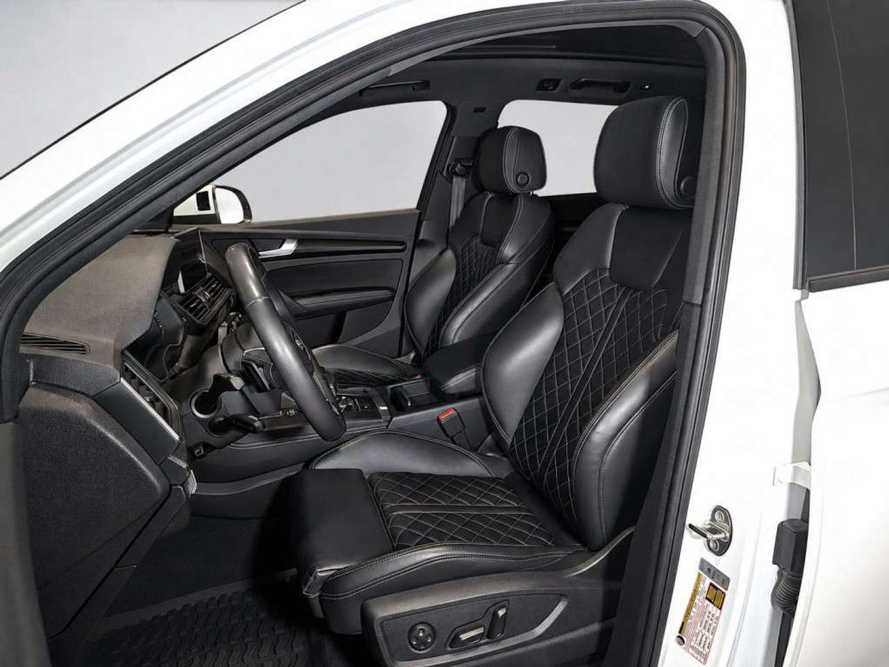 2020 Audi SQ5 45 TFSI quattro   NAVI   Leather   Sunroof   Drive Assist   Audi Genuine Base Carrier Included Photo