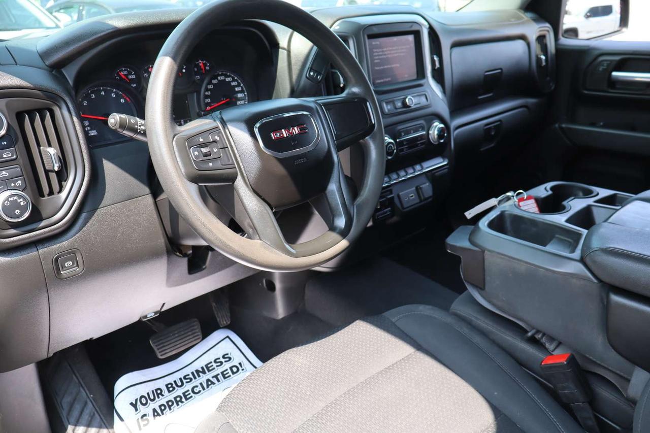 2023 GMC Sierra 1500 Pro Crew Cab 4WD Photo