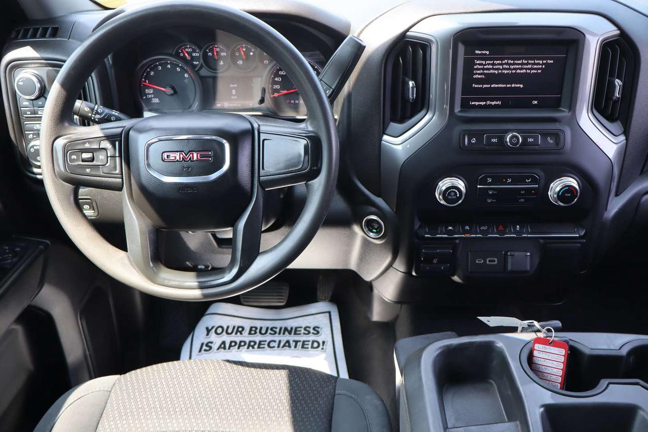 2023 GMC Sierra 1500 Pro Crew Cab 4WD Photo