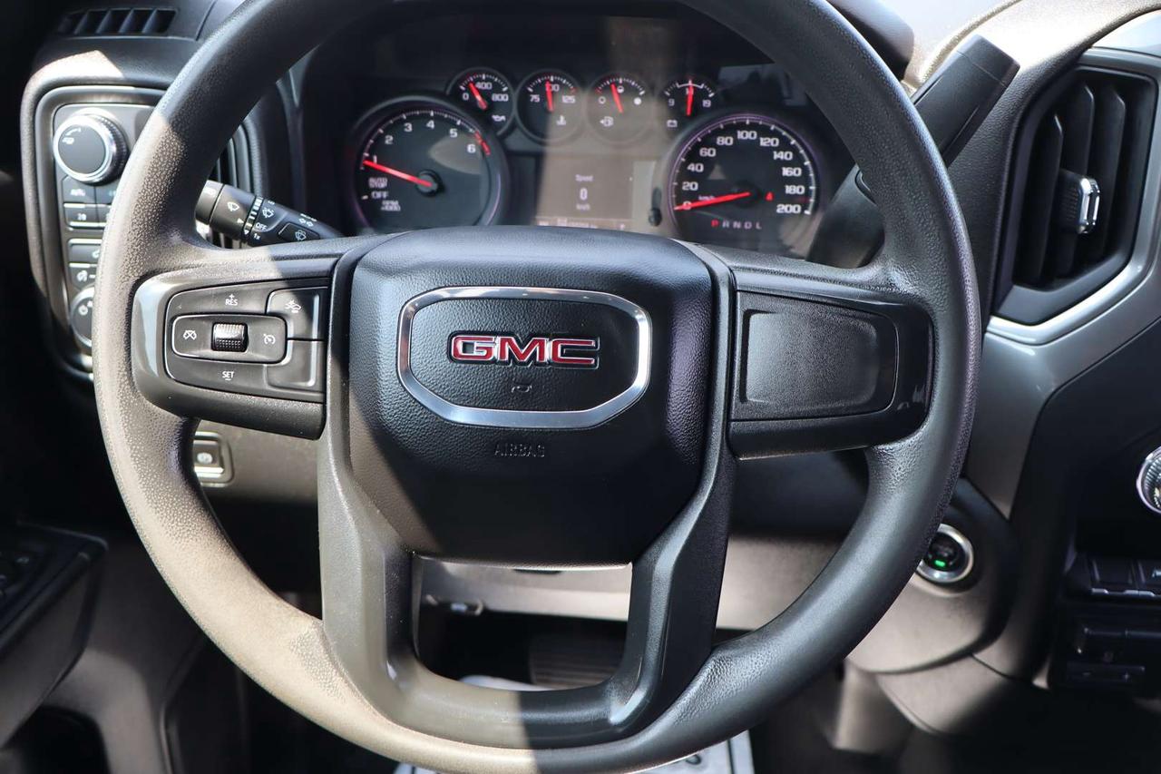 2023 GMC Sierra 1500 Pro Crew Cab 4WD Photo