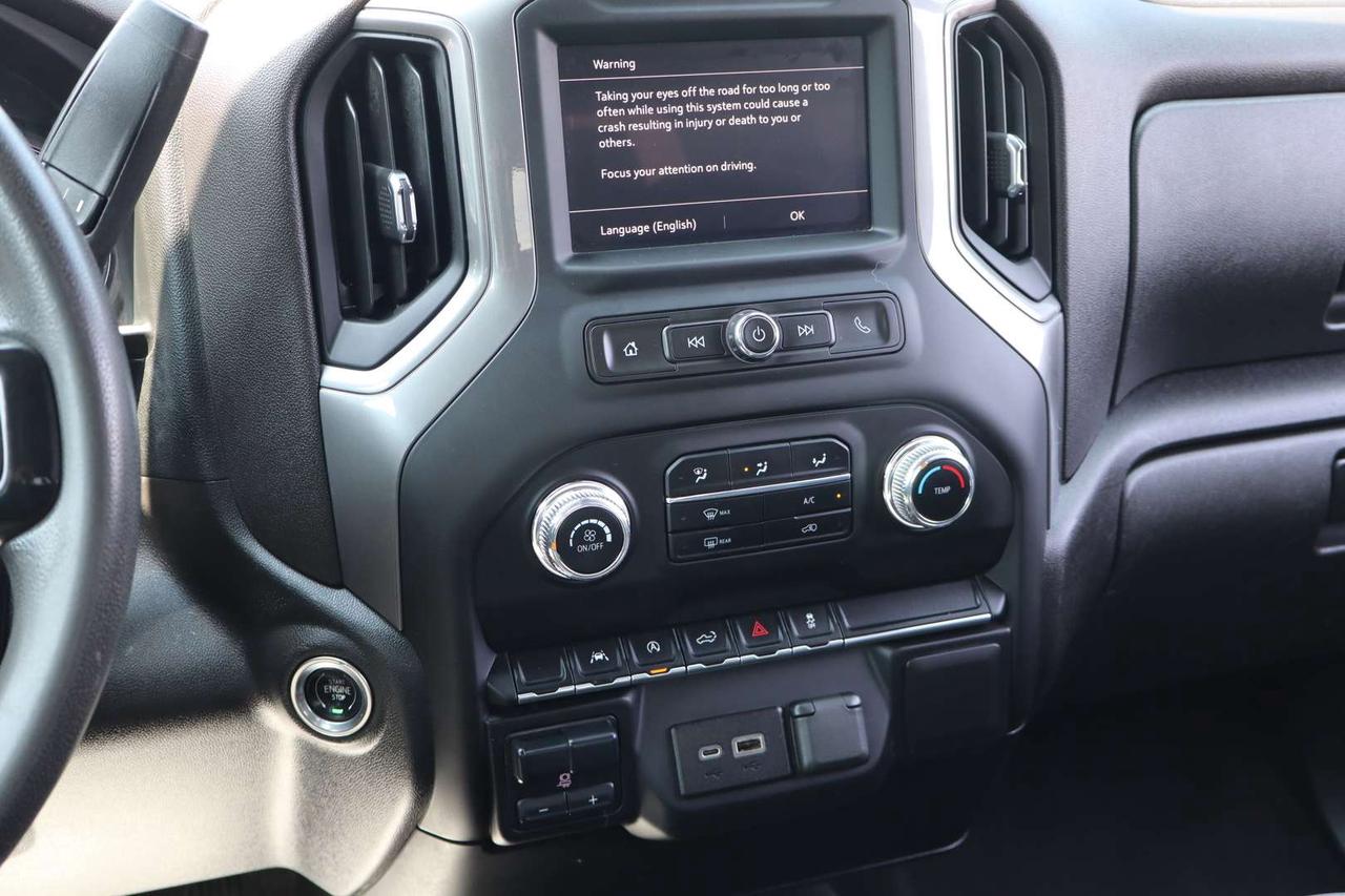 2023 GMC Sierra 1500 Pro Crew Cab 4WD Photo