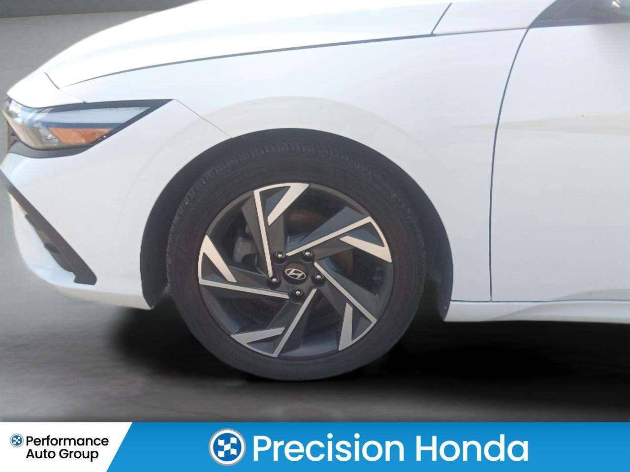 2025 Hyundai Elantra Preferred Leather Sunroof Alloy Wheels Navigation Photo