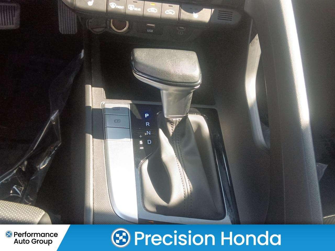 2025 Hyundai Elantra Preferred Leather Sunroof Alloy Wheels Navigation Photo