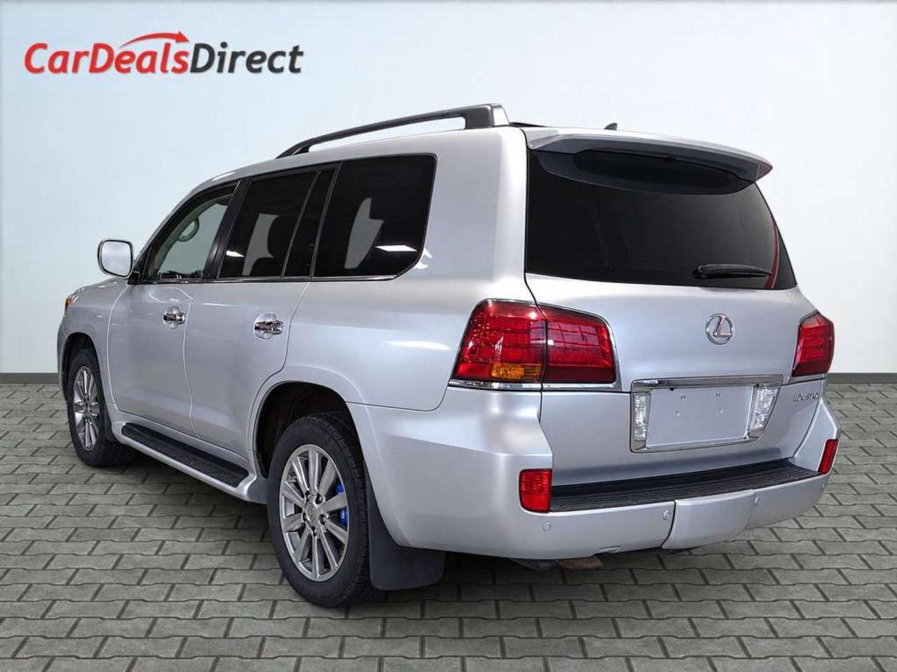 2011 Lexus LX 570 LX 570 / NAVI / Leather / Sunroof / Heated & Cooled Seats / 360 Camera / 4WD Photo4